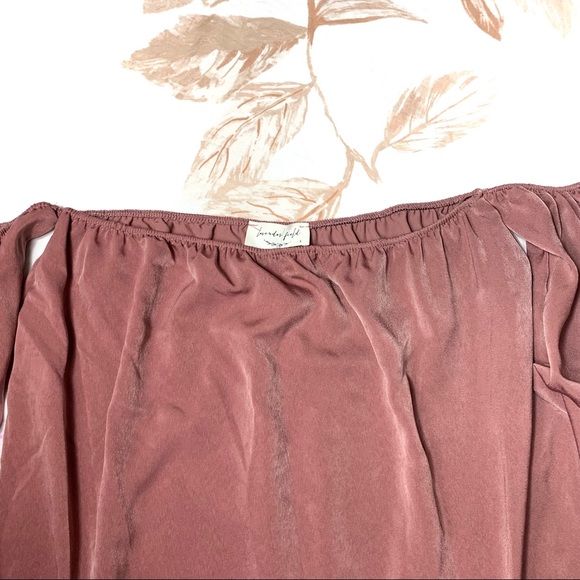 Lavender field off the shoulder mauve top - Picture 7 of 7